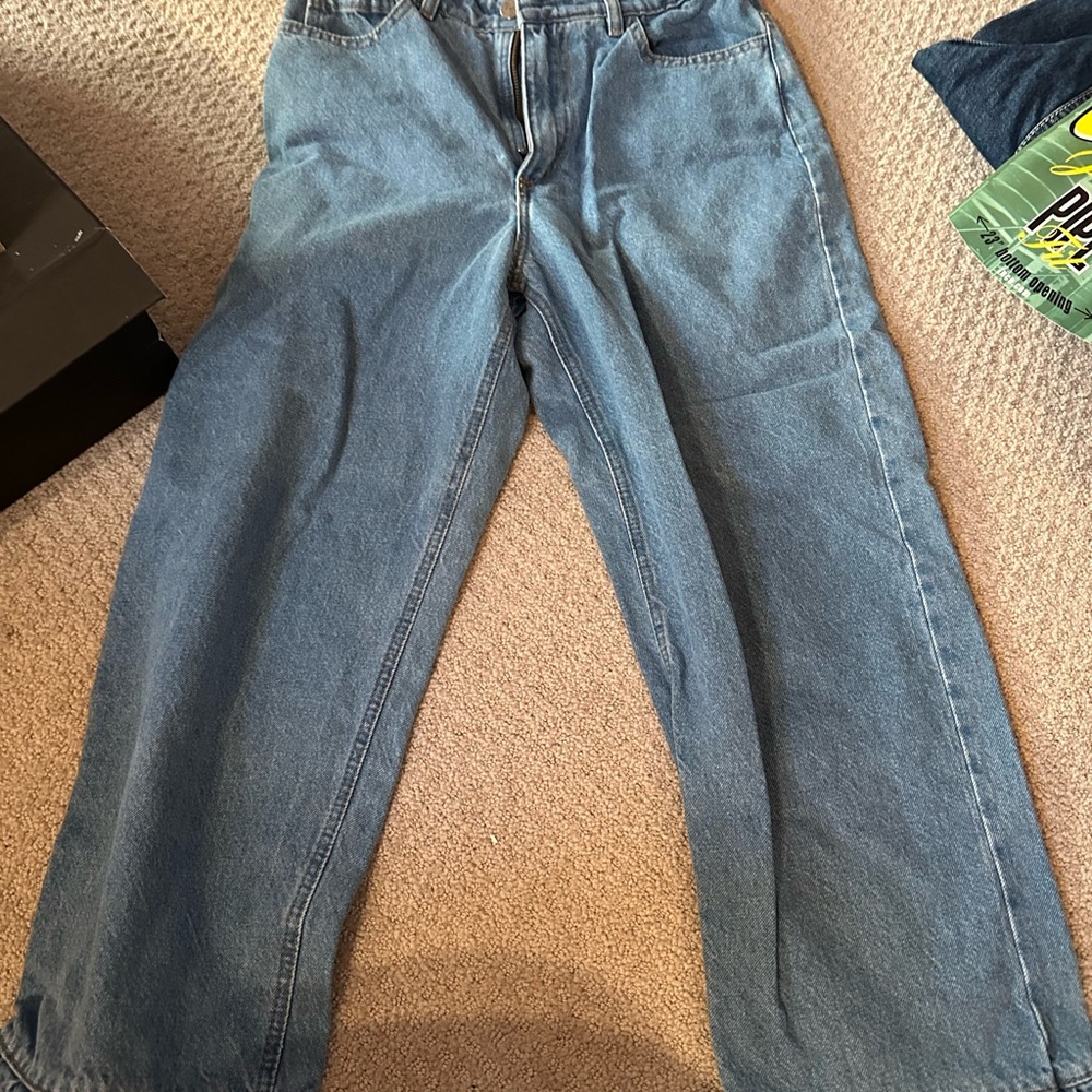 TACH Relaxed Jeans in Light Blue Denim